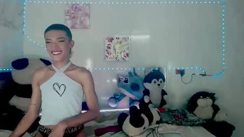 Snapshot of couple_sweet1016 chatting on 09-26-25, 11:20 ALEXA KIM online show from 09-26-25, 11:20