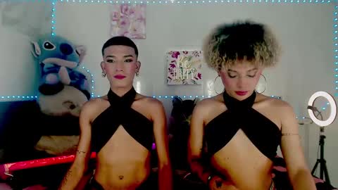 Snapshot of couple_sweet1016 chatting on 10-01-25, 12:27 ALEXA KIM online show from 10-01-25, 12:27