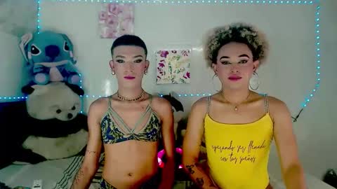 Snapshot of couple_sweet1016 chatting on 10-04-25, 12:19 ALEXA KIM online show from 10-04-25, 12:19