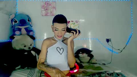 Snapshot of couple_sweet1016 chatting on 10-04-25, 09:57 ALEXA KIM online show from 10-04-25, 09:57