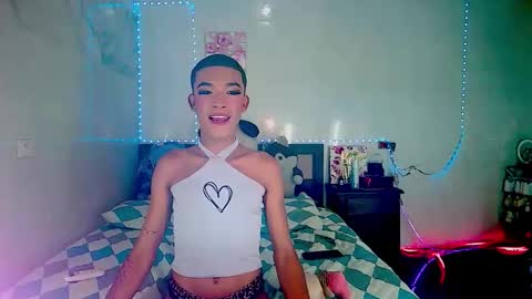 Snapshot of couple_sweet1016 chatting on 10-30-25, 07:14 ALEXA KIM online show from 10-30-25, 07:14