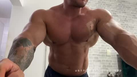 couplemuscle40 online show from 05-08-26, 02:55