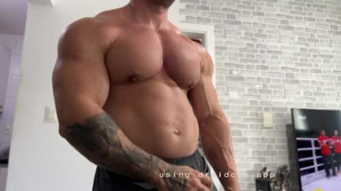 couplemuscle40 online show from 06-05-26, 02:12