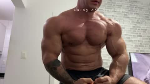 couplemuscle40 online show from 06-08-26, 01:44