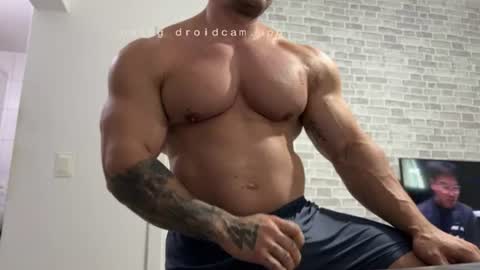 couplemuscle40 online show from 06-19-26, 03:49