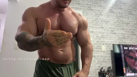 couplemuscle40 online show from 06-25-26, 01:15