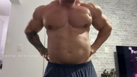 couplemuscle40 online show from 07-11-26, 12:02