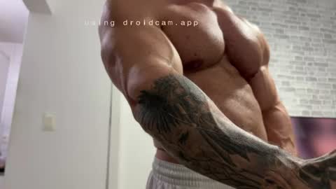 couplemuscle40 online show from 07-11-26, 06:10
