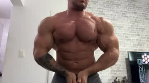 couplemuscle40 online show from 07-23-26, 05:44