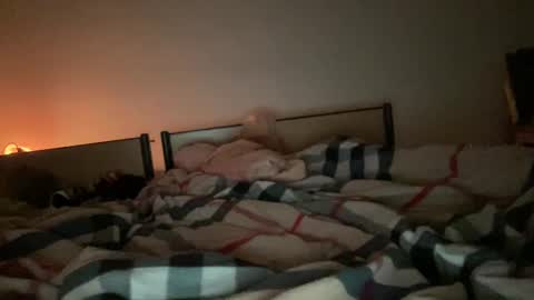 Snapshot of couplenoshame chatting on 03-01-25, 04:15 couplenoshame online show from 03-01-25, 04:15