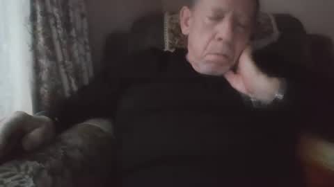 Snapshot of courieral1 chatting on 11-14-25, 08:57 courieral1 online show from 11-14-25, 08:57