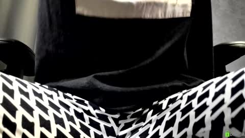 Snapshot of courtney_luv chatting on 10-25-25, 11:40 Im Courtney Nice to meet youFollow meInstagram courtneyluv778 online show from 10-25-25, 11:40