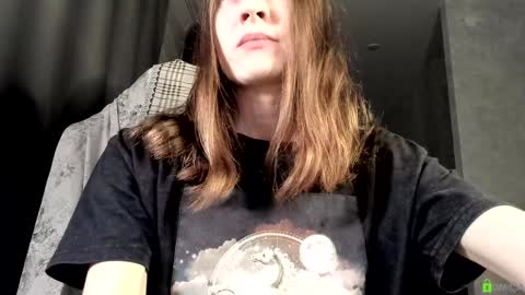 Snapshot of courtney_luv chatting on 10-27-25, 12:31 Im Courtney Nice to meet youFollow meInstagram courtneyluv778 online show from 10-27-25, 12:31