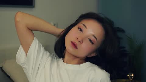 Yui online show from 01-30-25, 07:07