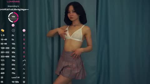 Yui online show from 02-25-25, 01:39