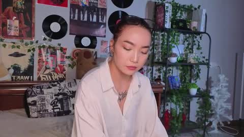 Yuna online show from 11-08-25, 08:29