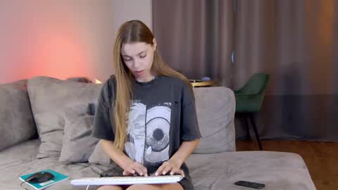 Snapshot of coverm chatting on 03-12-25, 07:13 CoverM online show from 03-12-25, 07:13