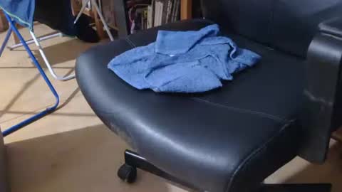 coyote017 online show from 04-15-26, 03:19