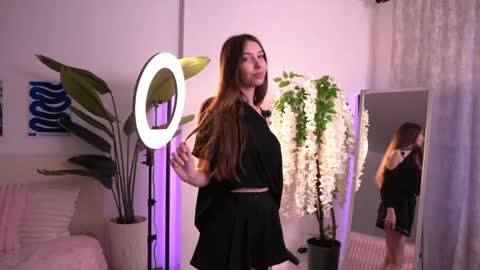 Cute Naomi online show from 05-29-26, 04:10