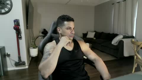 Snapshot of cpapichulo chatting on 06-11-26, 11:47 CpapiChulo online show from 06-11-26, 11:47