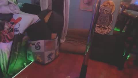 Snapshot of cpl4morethan1 chatting on 10-15-25, 07:19 cpl4morethan1 online show from 10-15-25, 07:19