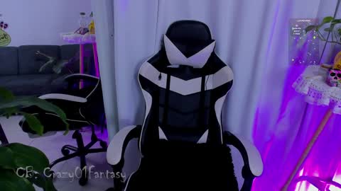 Laura  online show from 01-03-25, 05:06