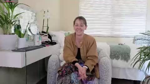 Snapshot of crazy_ass_stacy chatting on 07-16-26, 01:17 Stacy 2pm to 6pm mon-fri 3 CAT online show from 07-16-26, 01:17