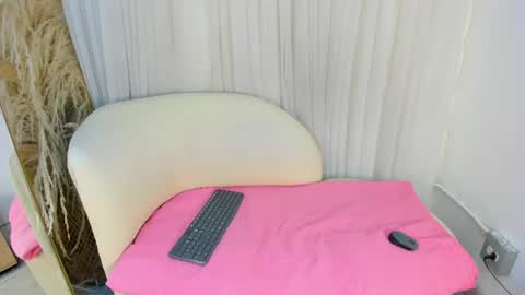 Snapshot of crazy_girl___ chatting on 07-09-26, 11:58 crazy_girl___ online show from 07-09-26, 11:58
