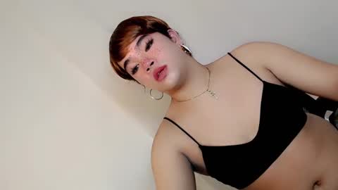 Snapshot of crazy_vixen chatting on 12-10-24, 06:49 Hot Ayisha online show from 12-10-24, 06:49