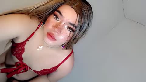 Snapshot of crazy_vixen chatting on 12-20-24, 06:35 Hot Ayisha online show from 12-20-24, 06:35