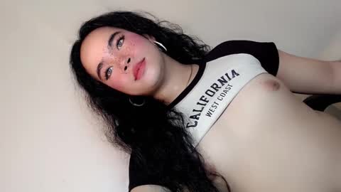 Snapshot of crazy_vixen chatting on 01-06-25, 11:18 Hot Ayisha online show from 01-06-25, 11:18