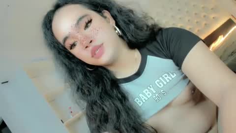 Snapshot of crazy_vixen chatting on 01-09-25, 12:41 Hot Ayisha online show from 01-09-25, 12:41