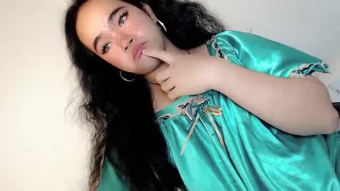 Snapshot of crazy_vixen chatting on 01-13-25, 08:15 Hot Ayisha online show from 01-13-25, 08:15