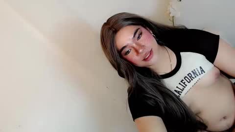 Snapshot of crazy_vixen chatting on 01-23-25, 07:18 Hot Ayisha online show from 01-23-25, 07:18