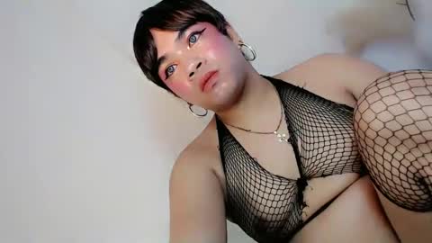 Snapshot of crazy_vixen chatting on 03-12-25, 09:03 Hot Ayisha online show from 03-12-25, 09:03