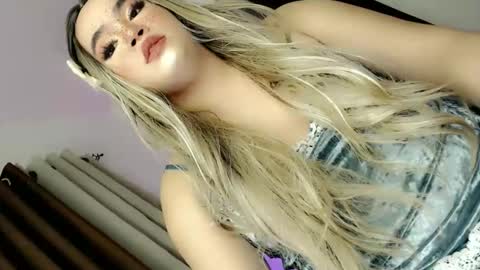 Snapshot of crazy_vixen chatting on 10-11-25, 05:55 Hot Ayisha online show from 10-11-25, 05:55