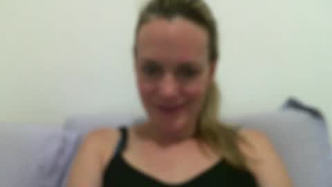 Anny online show from 01-19-25, 01:32