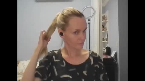 Anny online show from 02-11-26, 12:15