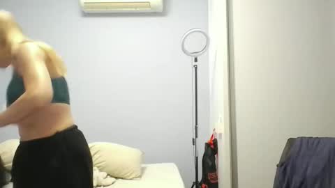 Anny online show from 03-25-26, 12:38