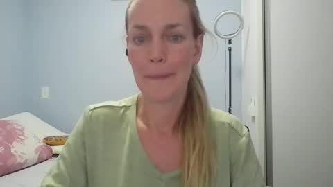 Anny online show from 04-22-26, 12:24