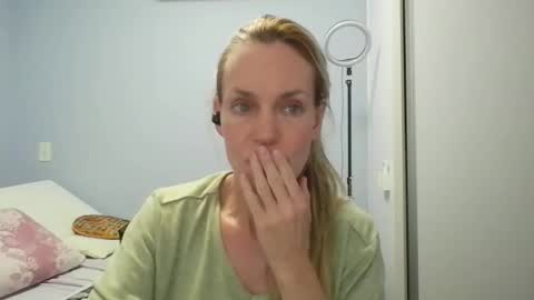 Anny online show from 04-24-26, 12:35