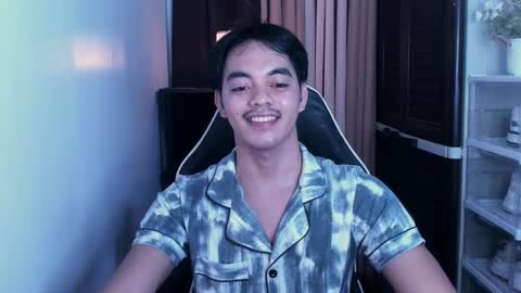 Snapshot of crazyasiancum chatting on 12-12-24, 10:45 Zion online show from 12-12-24, 10:45