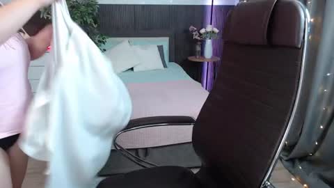 Crazyy Girl  online show from 06-22-26, 01:51