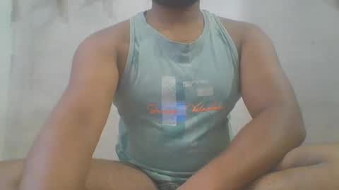 Snapshot of crazzy_booy chatting on 10-05-25, 04:00 crazzy_booy online show from 10-05-25, 04:00