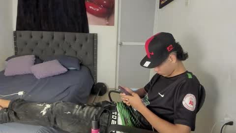 crazzy_master1 online show from 05-27-26, 04:20