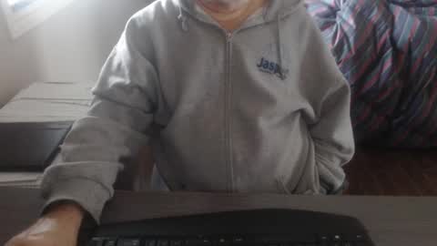 Creamormilk online show from 10-07-25, 01:30