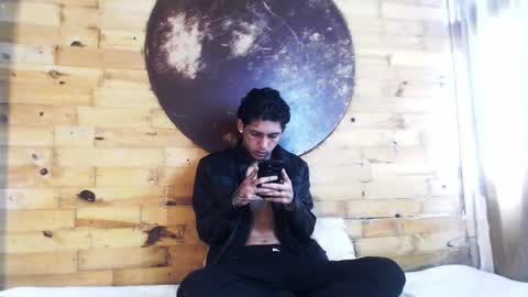  CAMILA Y SEBASTIAN online show from 01-12-25, 04:08