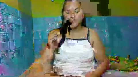 Snapshot of creamy_cunt4uxx chatting on 11-17-25, 02:28 my pussy always wet online show from 11-17-25, 02:28