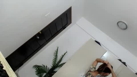 Delilah online show from 11-23-25, 04:18