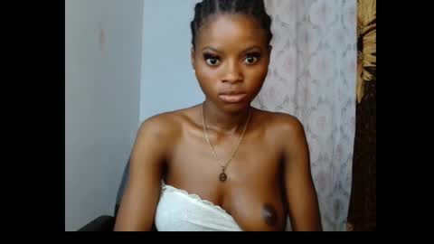 Snapshot of creamy_girl2 chatting on 01-10-26, 06:37 Creamy girl2 online show from 01-10-26, 06:37